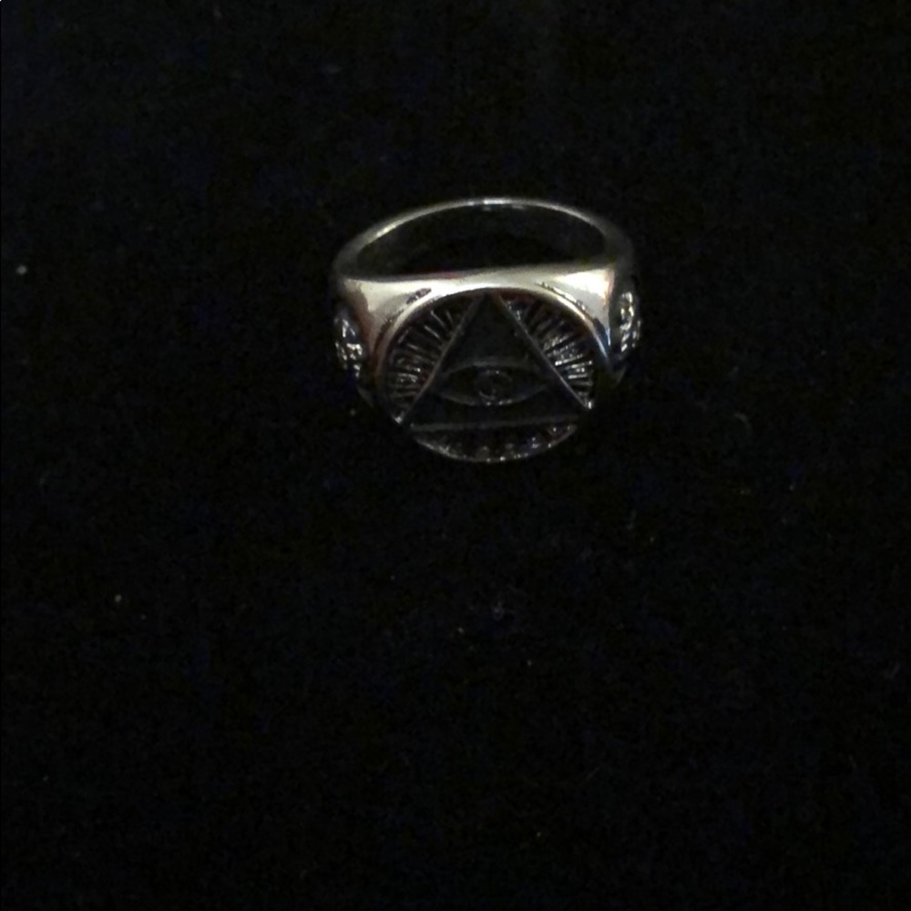 Ring - Picture 4 of 5